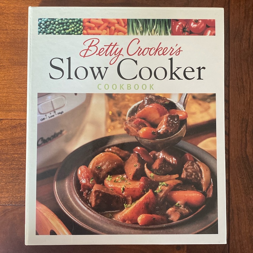 Betty Crocker Slow Cooker Cookbook. Vintage 1999 edition.